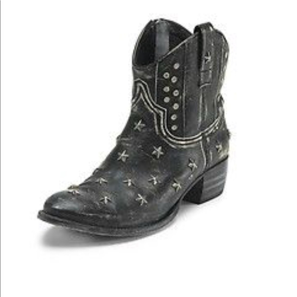 Studded star cowgirl boots